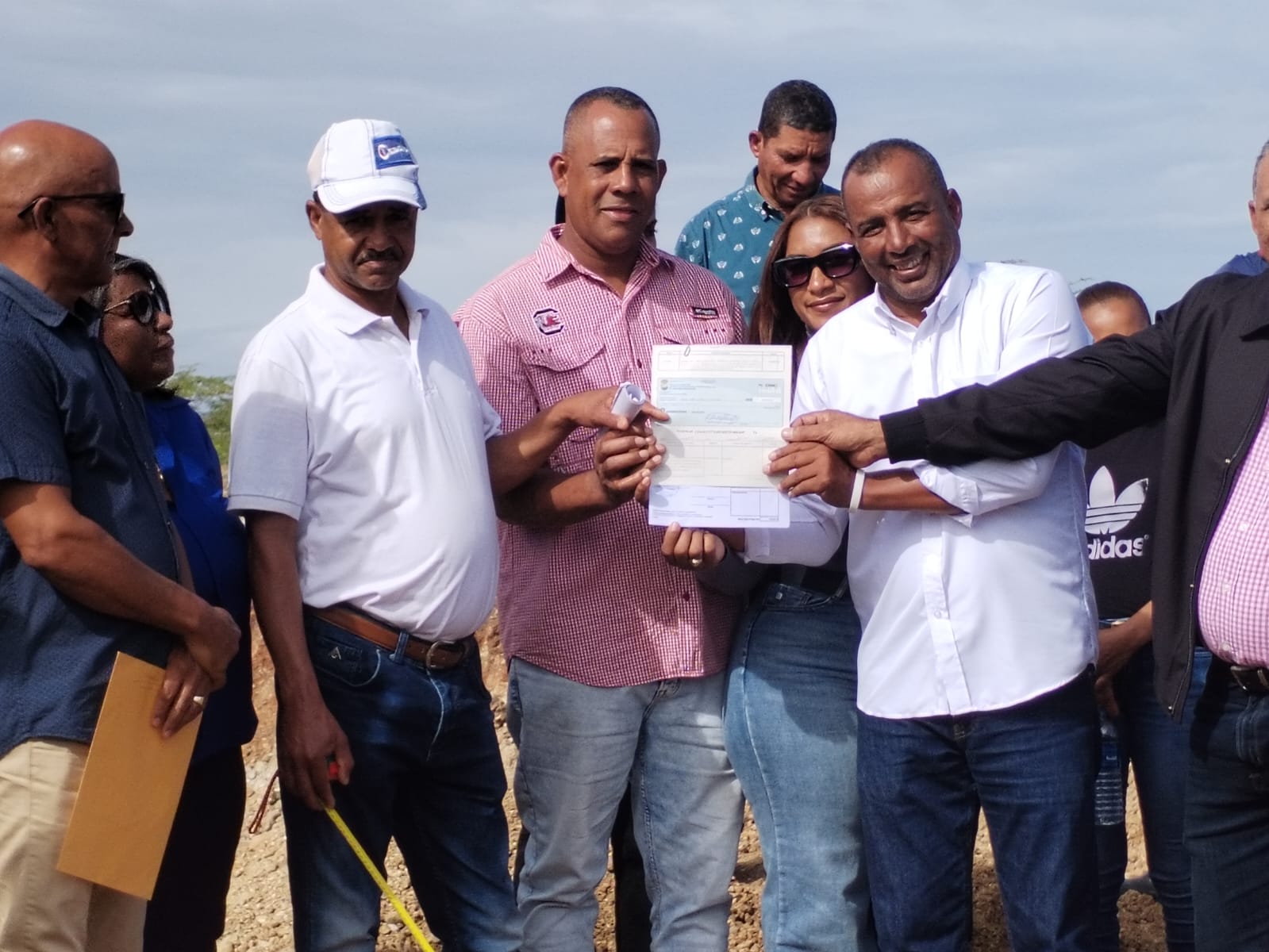 Primer Picazo para la Construcción de una Capilla Católica en El Llanito