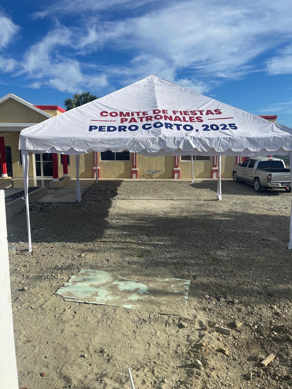 Entrega de Dos Carpas para el Uso Comunitario